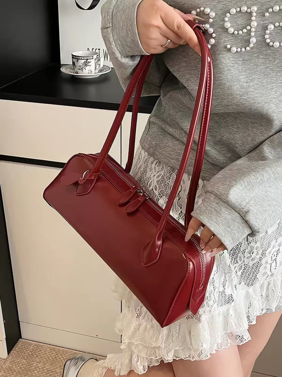 Amoirelle Solenne burgundy calf leather shoulder bag