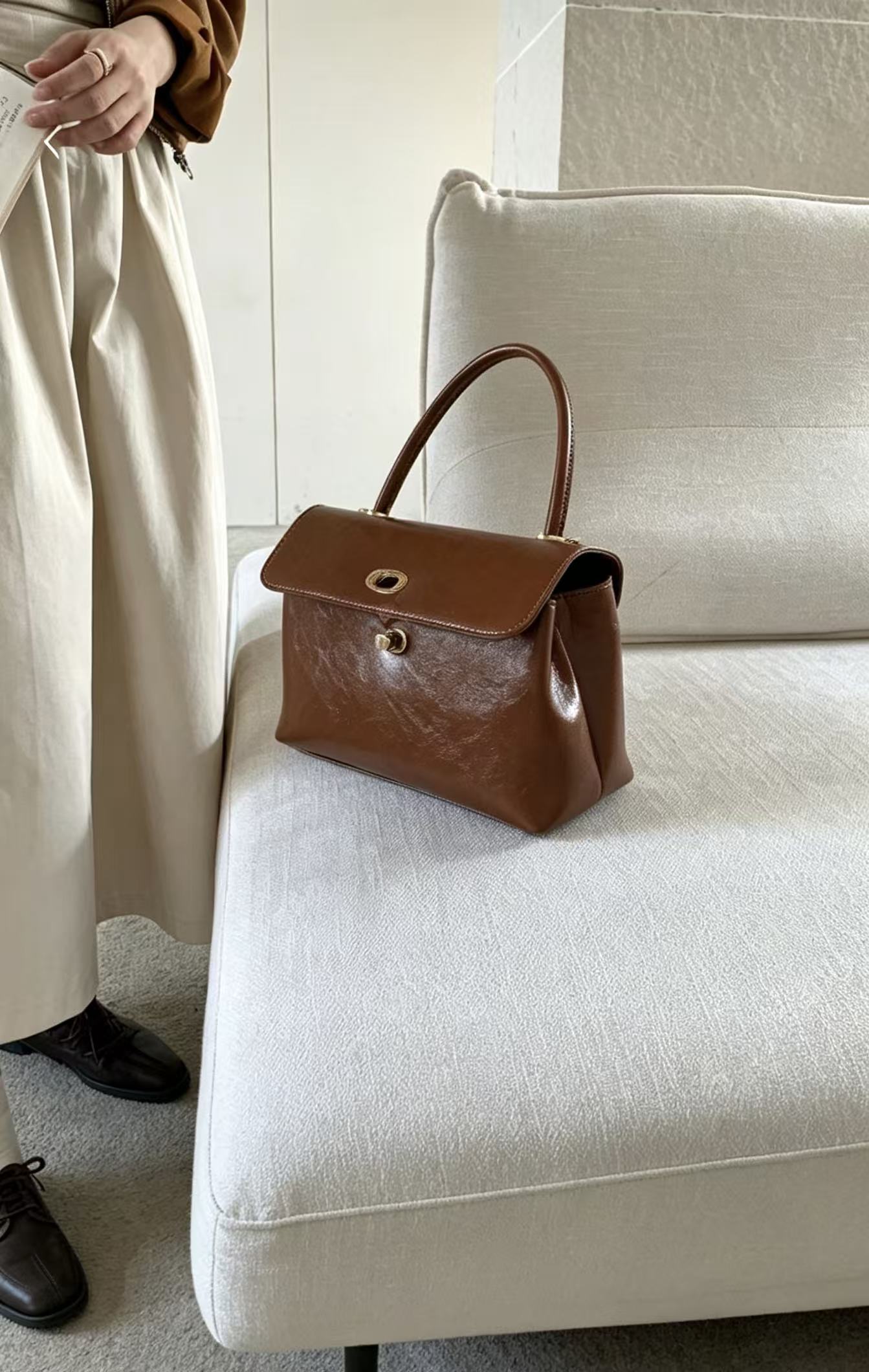 Amoirelle Heritage Top Handle Bag – Vintage Brown Structured Handbag – Vintage Brown view 4